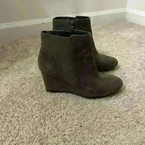 Clarks suede leather upper balance wedge size 5.5M